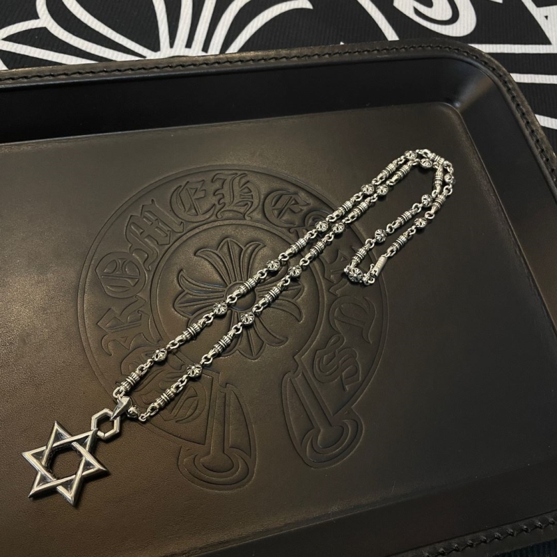 Ch**me He**ts necklaces